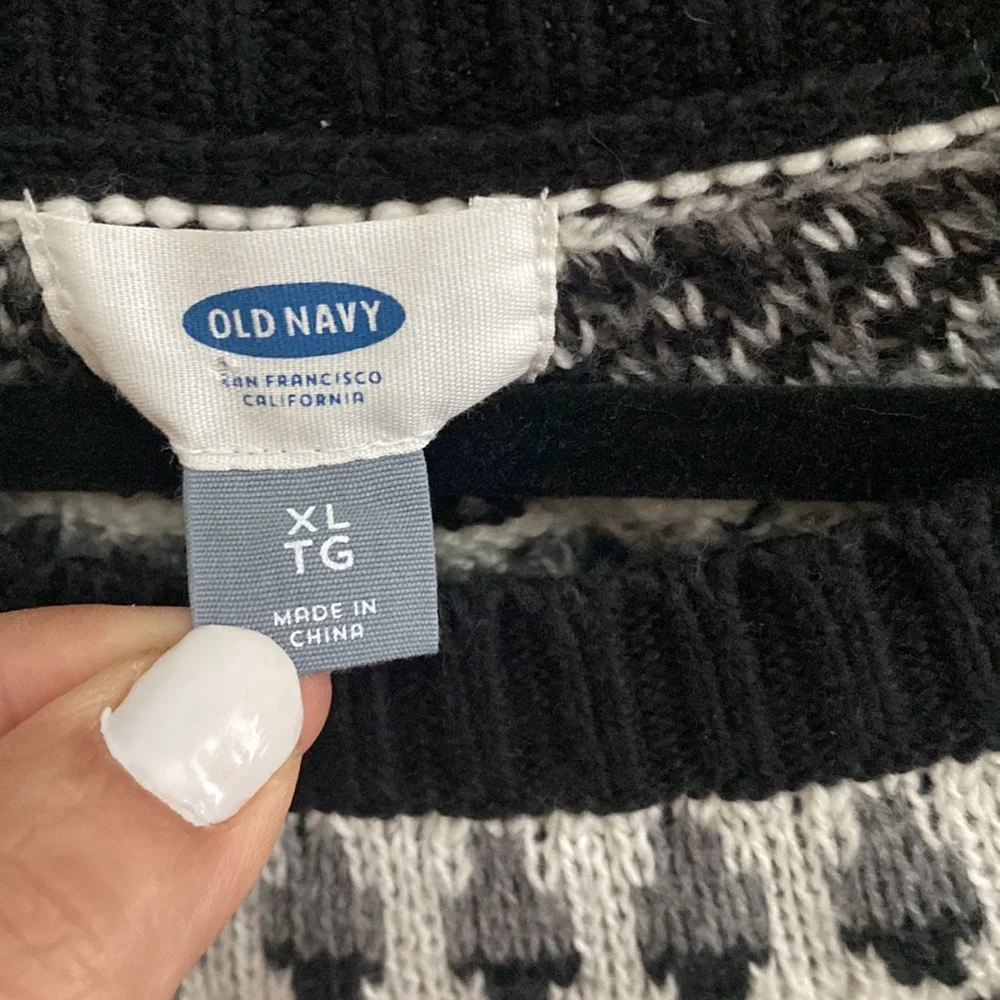 Old Navy sweater size XL - Picture 2 of 9
